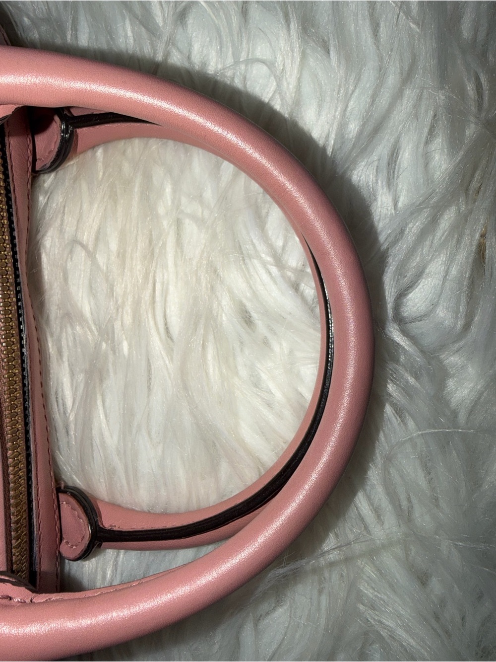 Gucci Pink Microguccissima Leather Satchel with Gold Hardware - Picture 4 of 16